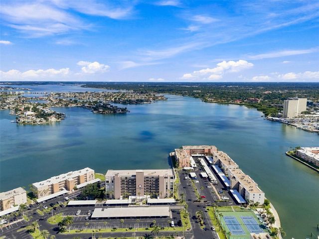 7700 SUN ISLAND DRIVE S 202, South Pasadena, FL 33707