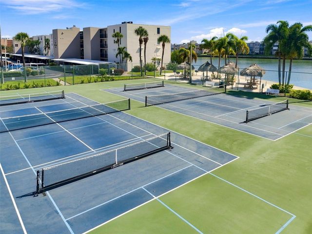 7700 SUN ISLAND DRIVE S 202, South Pasadena, FL 33707