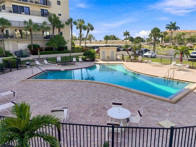7700 SUN ISLAND DRIVE S 202, South Pasadena, FL 33707