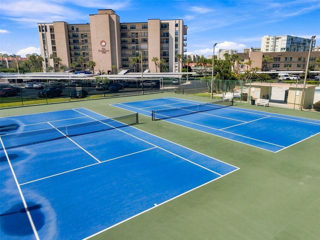 7700 SUN ISLAND DRIVE S 202, South Pasadena, FL 33707