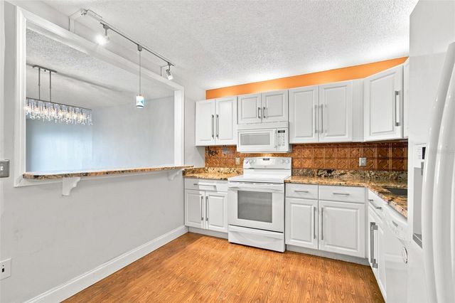 7700 SUN ISLAND DRIVE S 202, South Pasadena, FL 33707