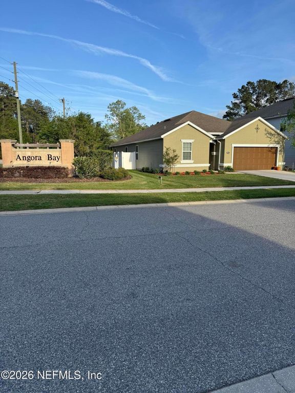 3011 ANGORA BAY Drive, Middleburg, FL 32068