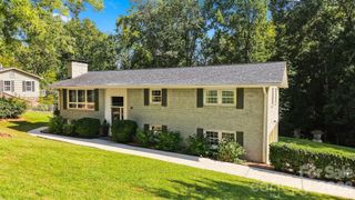 89 Lakemont Park Road, Hickory, NC 28601