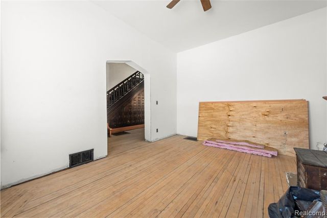 3003 E Grand Boulevard, Detroit, MI 48202