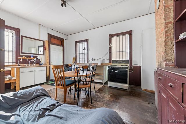 3003 E Grand Boulevard, Detroit, MI 48202