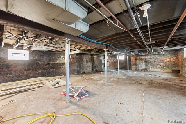 3003 E Grand Boulevard, Detroit, MI 48202