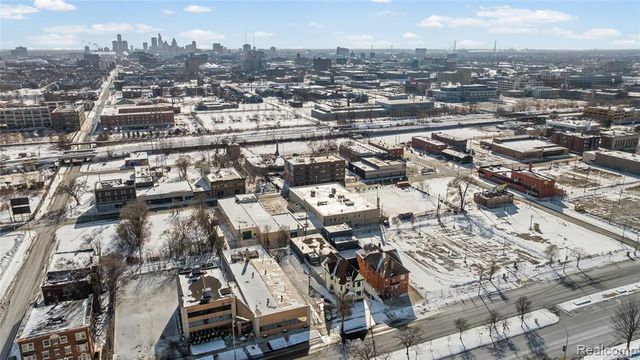 3003 E Grand Boulevard, Detroit, MI 48202