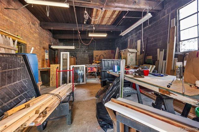 3003 E Grand Boulevard, Detroit, MI 48202