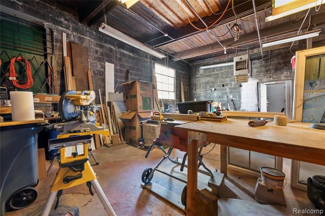 3003 E Grand Boulevard, Detroit, MI 48202