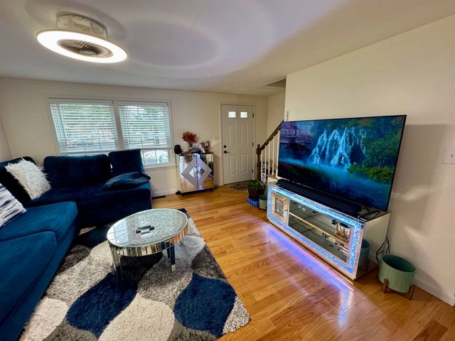 103 Derryfield Court, Manchester, NH 03104