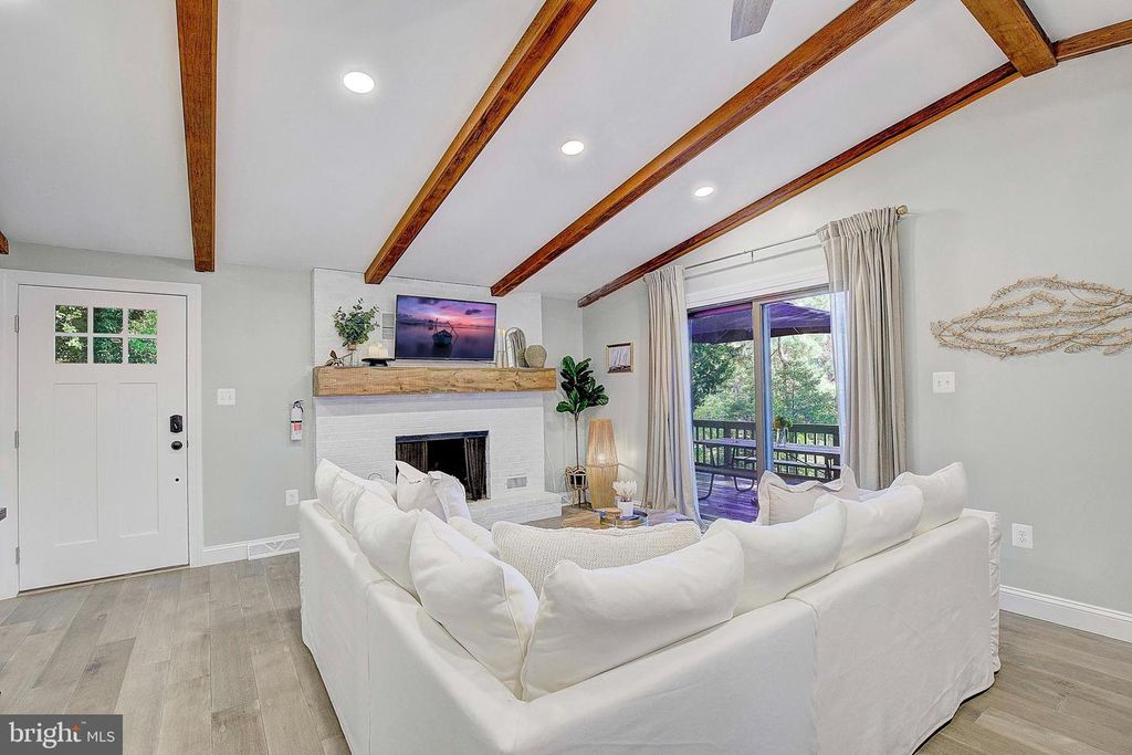 Image 17 of property listing at 13148 RIVER VIEW DR, Lusby, MD 20657