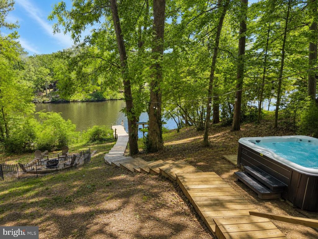 Image 3 of property listing at 13148 RIVER VIEW DR, Lusby, MD 20657