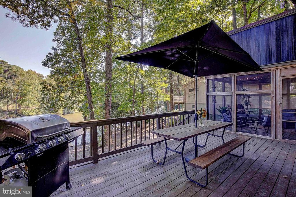 Image 32 of property listing at 13148 RIVER VIEW DR, Lusby, MD 20657