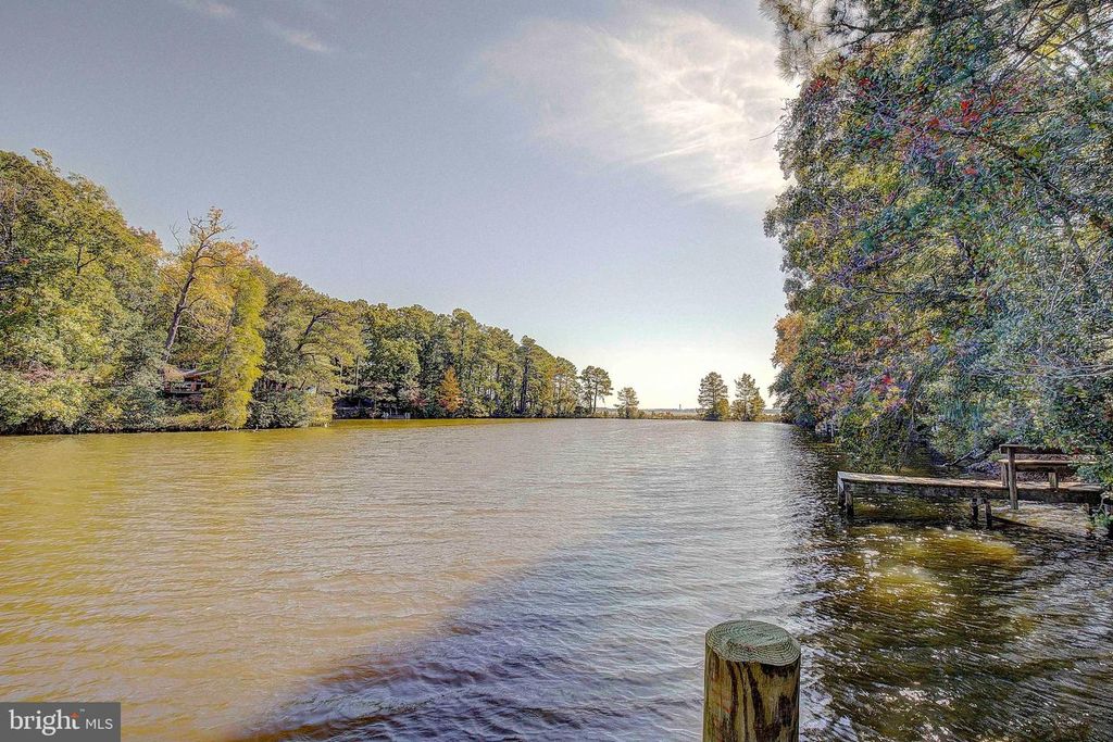 Image 36 of property listing at 13148 RIVER VIEW DR, Lusby, MD 20657