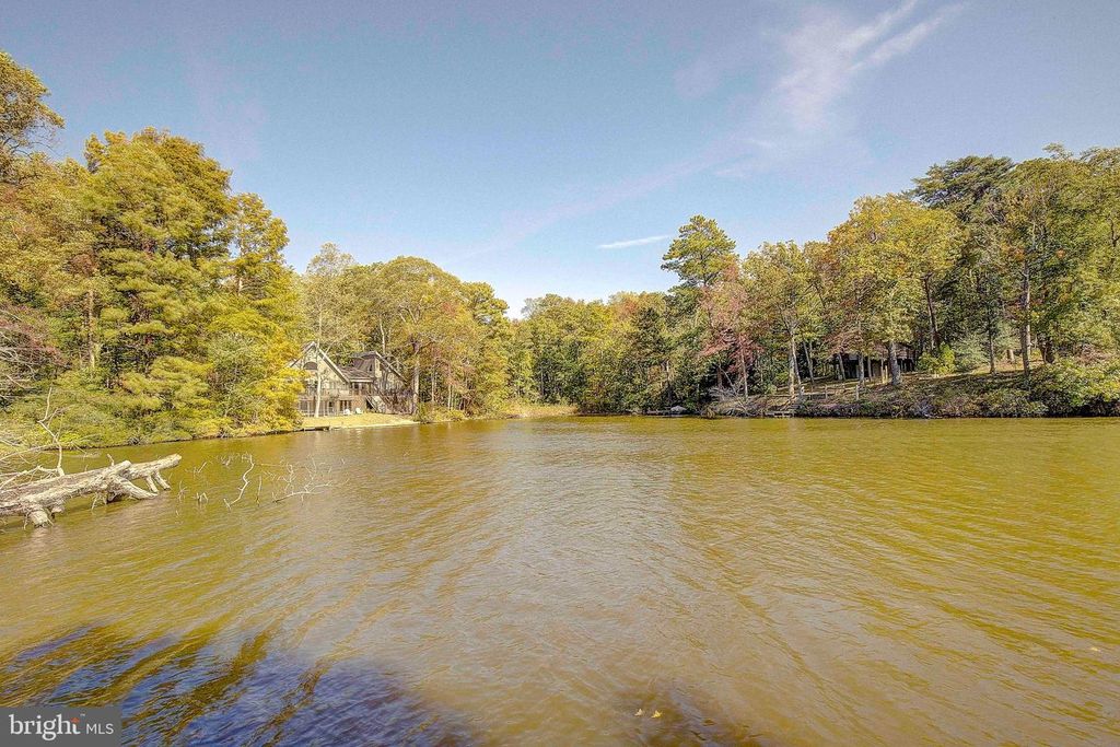 Image 37 of property listing at 13148 RIVER VIEW DR, Lusby, MD 20657