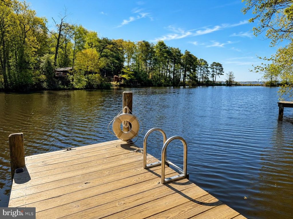 Image 6 of property listing at 13148 RIVER VIEW DR, Lusby, MD 20657