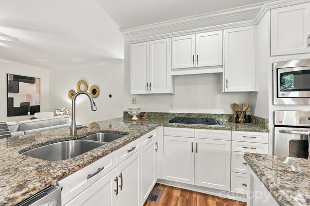 410 Whitefriars Lane, Matthews, NC 28105