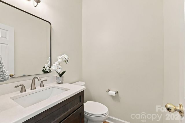 410 Whitefriars Lane, Matthews, NC 28105