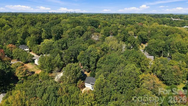 410 Whitefriars Lane, Matthews, NC 28105