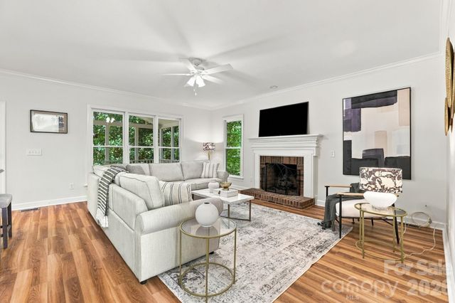 410 Whitefriars Lane, Matthews, NC 28105