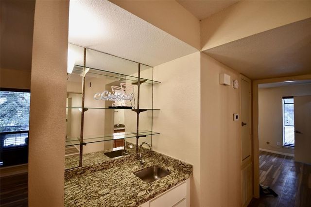 1818 Augusta Drive 4, Houston, TX 77057