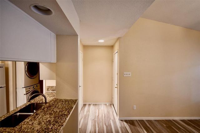 1818 Augusta Drive 4, Houston, TX 77057