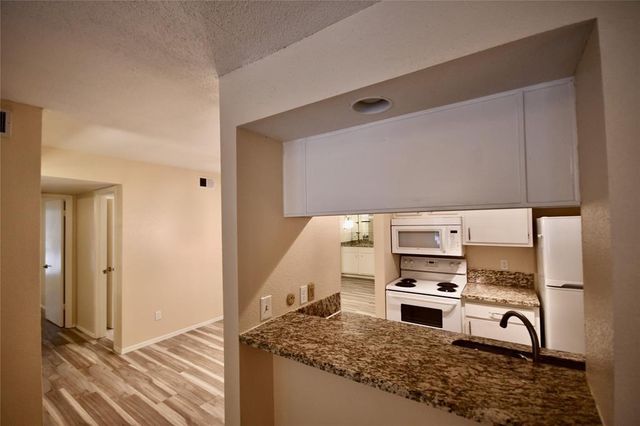 1818 Augusta Drive 4, Houston, TX 77057