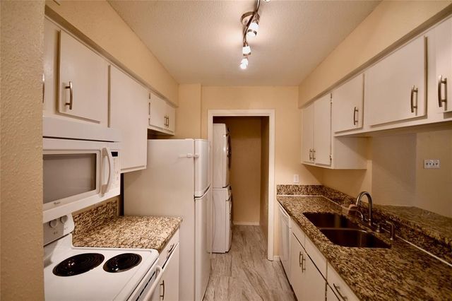 1818 Augusta Drive 4, Houston, TX 77057