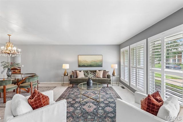 2850 Firelight Drive, St Louis, MO 63129