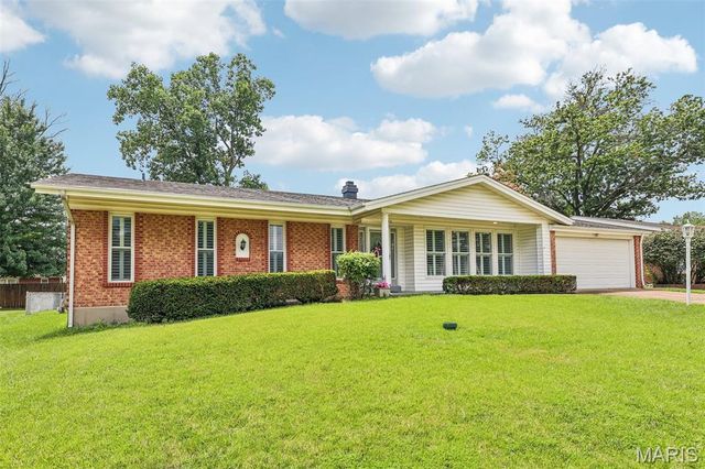 2850 Firelight Drive, St Louis, MO 63129