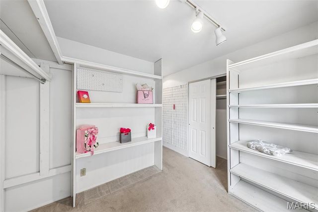 2850 Firelight Drive, St Louis, MO 63129