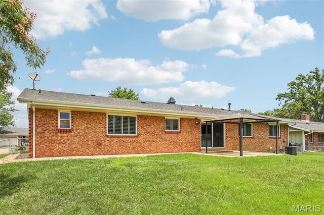 2850 Firelight Drive, St Louis, MO 63129