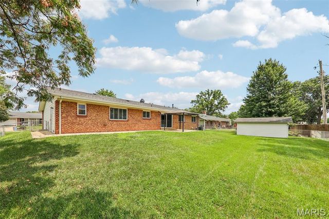 2850 Firelight Drive, St Louis, MO 63129
