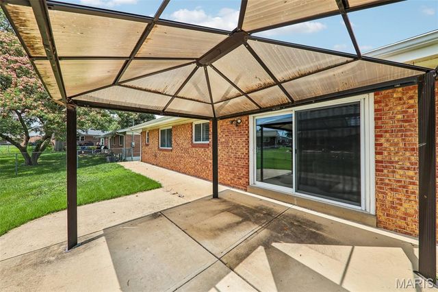 2850 Firelight Drive, St Louis, MO 63129