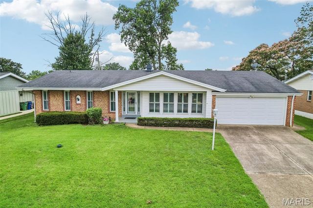 2850 Firelight Drive, St Louis, MO 63129