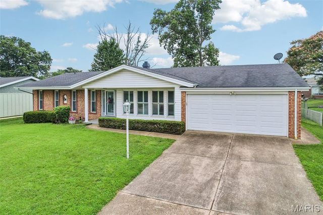 2850 Firelight Drive, St Louis, MO 63129
