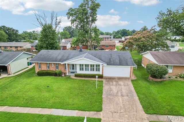 2850 Firelight Drive, St Louis, MO 63129