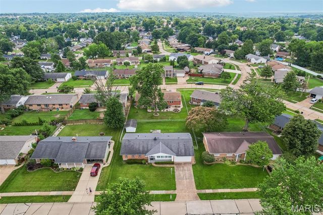 2850 Firelight Drive, St Louis, MO 63129