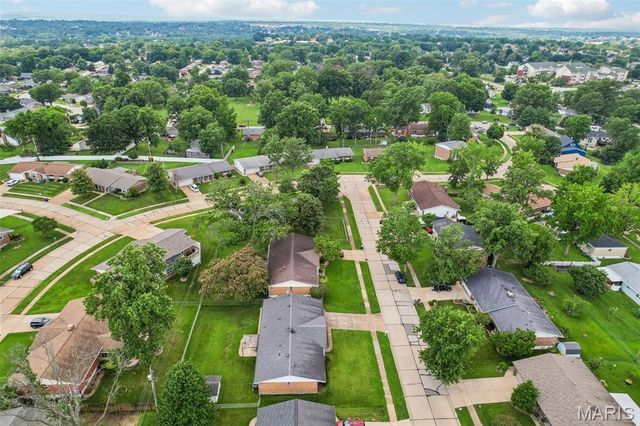 2850 Firelight Drive, St Louis, MO 63129