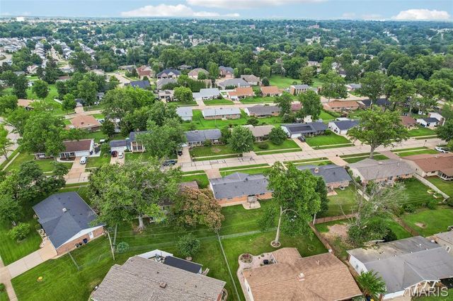 2850 Firelight Drive, St Louis, MO 63129