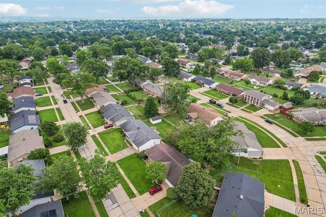 2850 Firelight Drive, St Louis, MO 63129