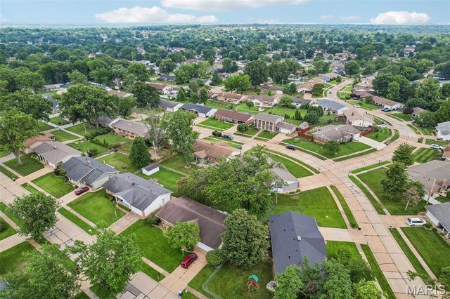 2850 Firelight Drive, St Louis, MO 63129