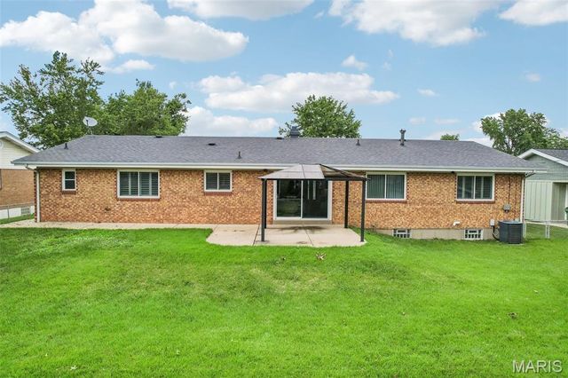 2850 Firelight Drive, St Louis, MO 63129