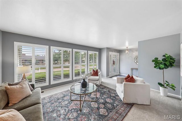 2850 Firelight Drive, St Louis, MO 63129