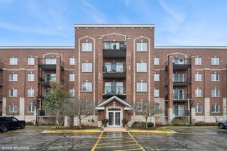 1479 MILWAUKEE Avenue 205, Libertyville, IL 60048