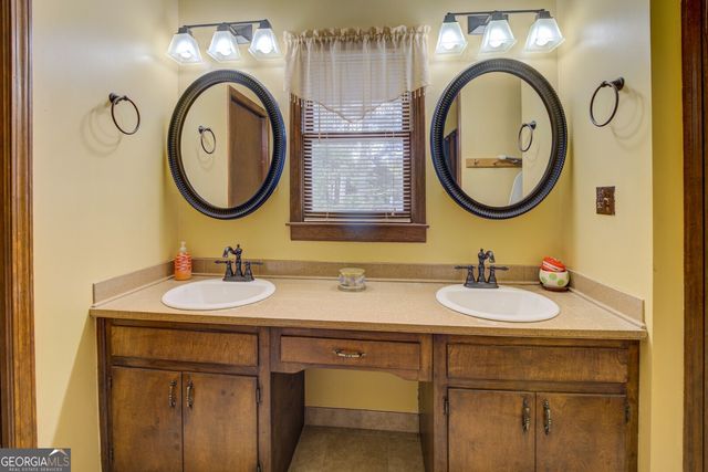 810 Sage Lane NW, Conyers, GA 30012