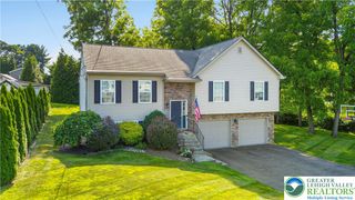 700 Oakwood Street, Palmer Twp, PA 18045