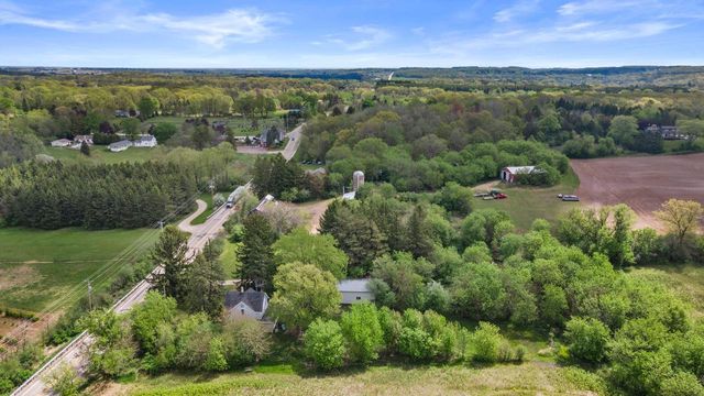 5365 State Highway 167, Hartford, WI 53027