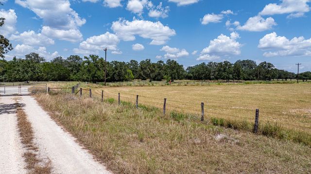 2210 Hermis Road, Schulenburg, TX 78956