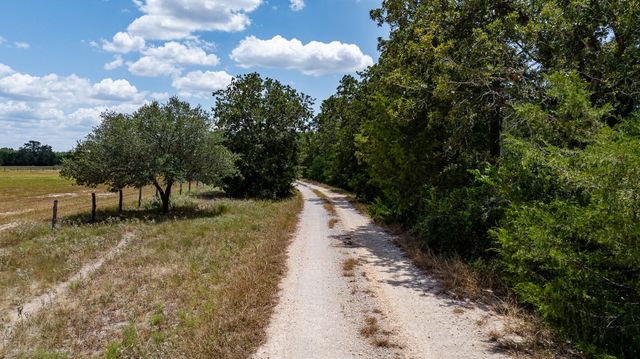 2210 Hermis Road, Schulenburg, TX 78956